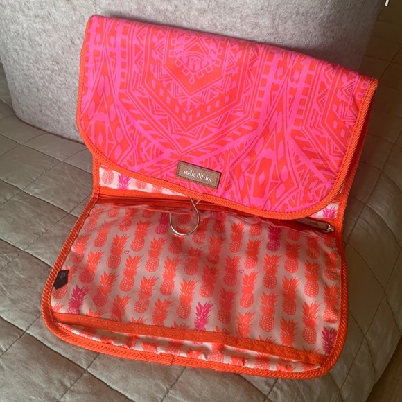 Stella & Dot Handbags - Stella & Dot Hang On pink & orange pineapple travel case
